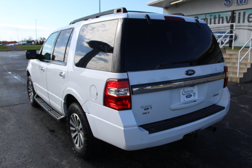 Used 2017 Ford Expedition XLT w/ Equipment Group 201A AWD/4WD image 3