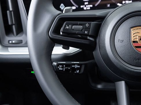 Certified 2026 Porsche Cayenne AWD/4WD image 15