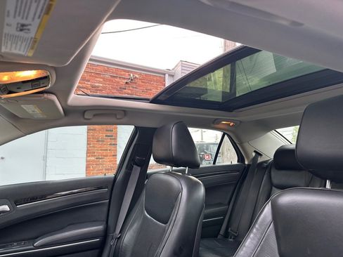 Used 2016 Chrysler 300 C image 30