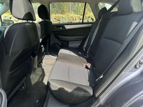 Used 2015 Subaru Outback 2.5i Premium image 11