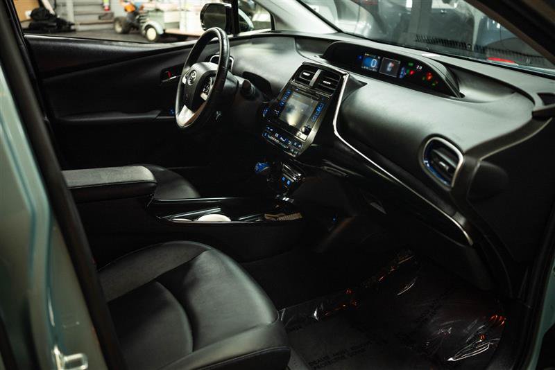 Used 2017 Toyota Prius Four Touring w/ Carpet Mat Package FWD image 13