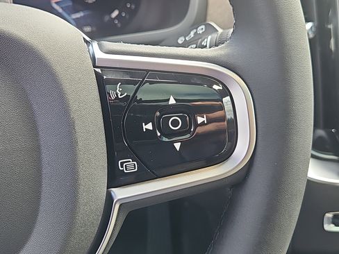 New 2026 Volvo XC90 B6 Plus w/ Protection Package Premier image 17