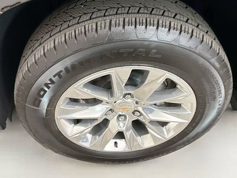 New 2026 Chevrolet Suburban Premier image 35