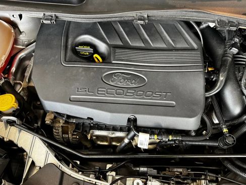 Used 2017 Ford Escape SE w/ Equipment Group 201A FWD image 41