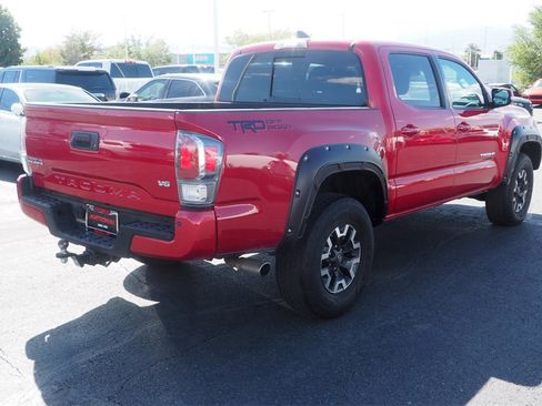 Used 2018 Toyota Tacoma TRD Off-Road w/ Technology Package image 5