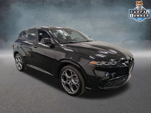 Used 2025 Alfa Romeo Tonale w/ Premium Package AWD/4WD image 3