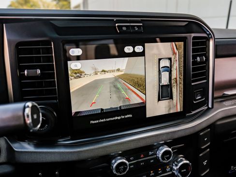 Used 2026 Ford F450 Platinum w/ FX4 Off-Road Package image 85