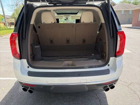 Used 2021 GMC Yukon Denali w/ Denali Premium Package image 7
