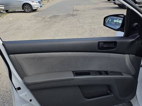 Used 2009 Nissan Sentra 2.0 FWD image 13