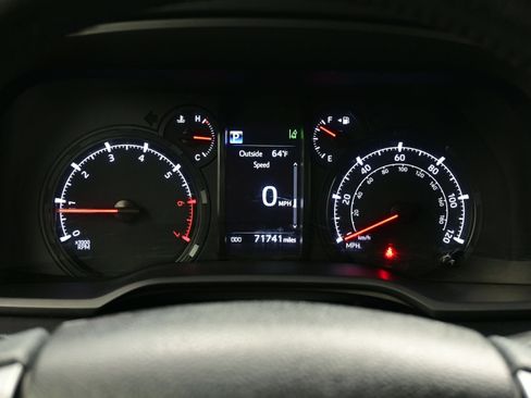 Used 2021 Toyota 4Runner SR5 Premium w/ Moonroof Package AWD/4WD image 28