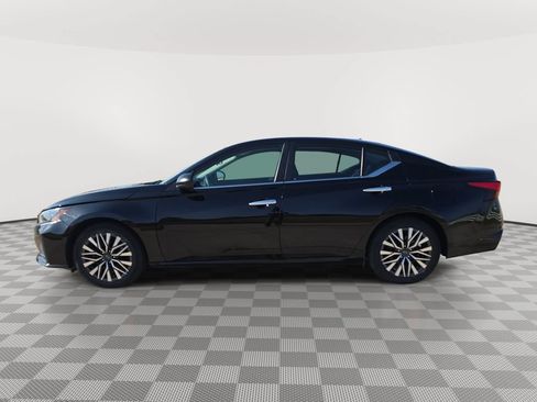 Used 2024 Nissan Altima 2.5 SV FWD image 4