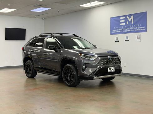 Used 2020 Toyota RAV4 XSE AWD/4WD image 2