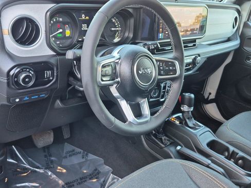 Certified 2025 Jeep Wrangler Unlimited Sahara AWD/4WD image 22