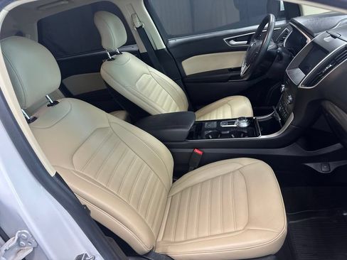 Used 2019 Ford Edge SEL w/ Equipment Group 201A FWD image 12