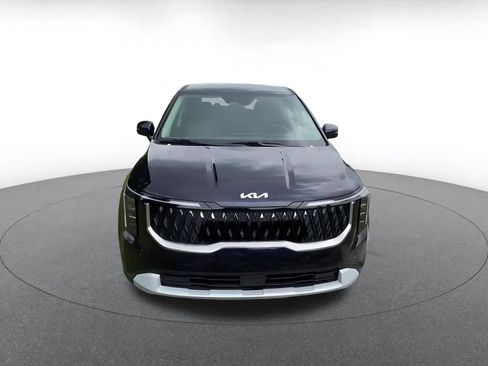 Used 2026 Kia Carnival FWD image 3