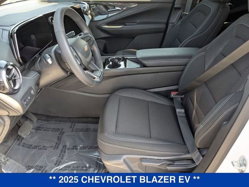 New 2025 Chevrolet Blazer EV LT image 13