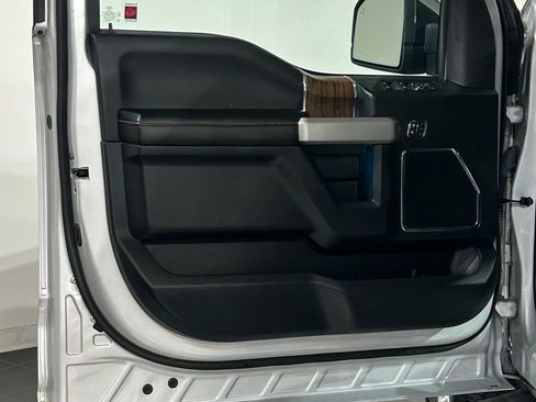 Used 2019 Ford F150 Lariat w/ Equipment Group 502A Luxury AWD/4WD image 41