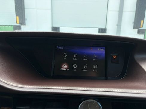 Used 2018 Lexus ES 350 w/ Luxury Package w/Wood Trim FWD image 33