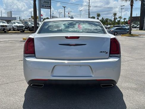 Used 2023 Chrysler 300 S RWD image 5