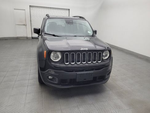 Used 2017 Jeep Renegade Latitude FWD image 14