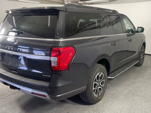 Used 2023 Ford Expedition Max XLT image 3