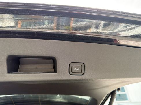 Used 2025 GMC Acadia Elevation w/ Black Edition FWD image 9