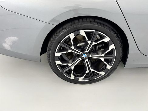 Used 2025 BMW 330i Sedan w/ Convenience Package RWD image 32