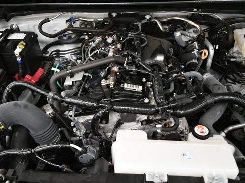 Certified 2025 Toyota Tacoma SR RWD image 30