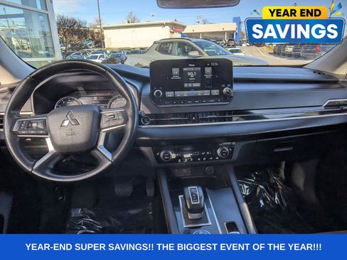 Used 2023 Mitsubishi Outlander SE image 17