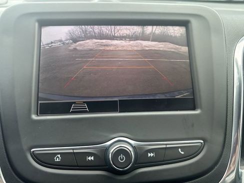 Certified 2023 Chevrolet Equinox LS AWD/4WD image 16