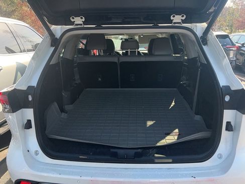 Used 2021 Toyota Highlander Limited image 5