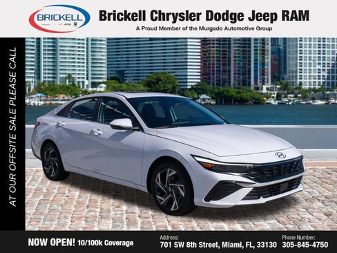 Used 2025 Hyundai Elantra Limited FWD image 2