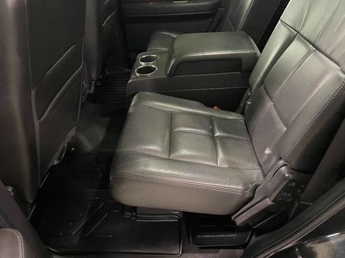 Used 2014 Lincoln Navigator 4WD image 21