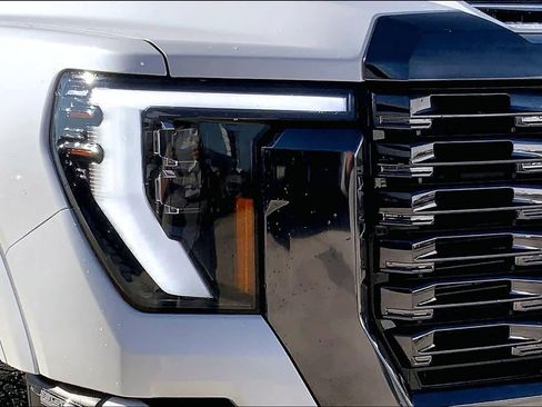 Used 2024 GMC Sierra 3500 Denali Ultimate image 27