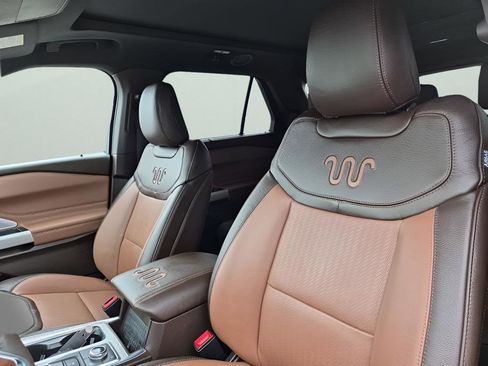 Used 2024 Ford Explorer King Ranch w/ Technology Package image 30