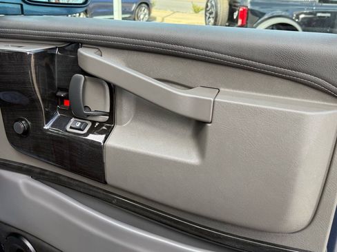Used 2023 Chevrolet Express 2500 RWD image 10