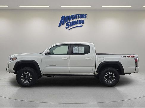 Used 2022 Toyota Tacoma TRD Off-Road w/ Technology Package AWD/4WD image 4