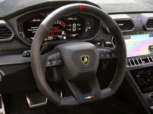 Used 2024 Lamborghini Urus Performante image 23