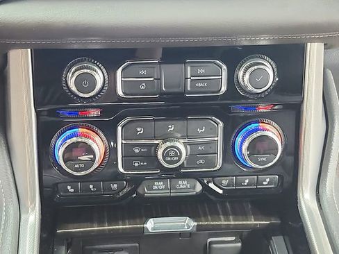 Used 2021 GMC Yukon Denali w/ Denali Ultimate Package AWD/4WD image 36