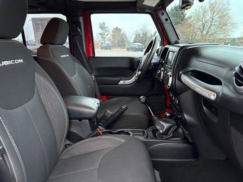 Used 2014 Jeep Wrangler Unlimited Rubicon w/ Connectivity Group image 26