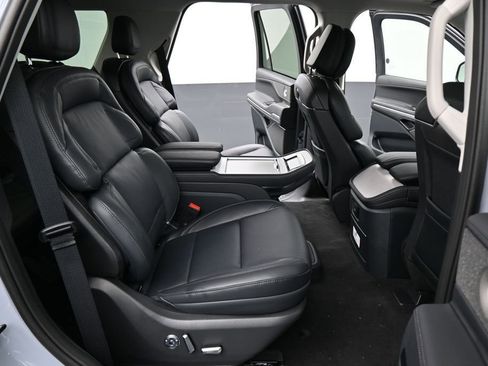 New 2026 Lincoln Navigator Reserve AWD/4WD image 8