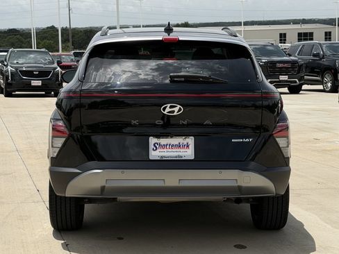Used 2024 Hyundai Kona Limited AWD/4WD image 5