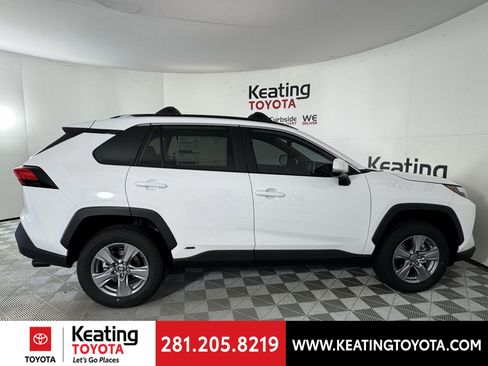 New 2025 Toyota RAV4 XLE image 4