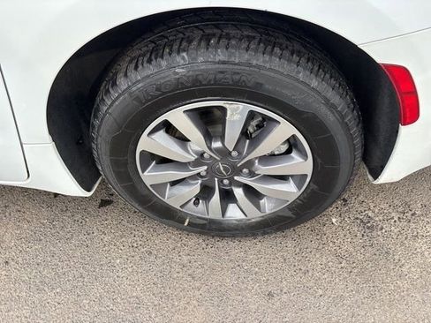 Used 2022 Chrysler Pacifica Touring-L w/ Uconnect Theater Family Group image 47