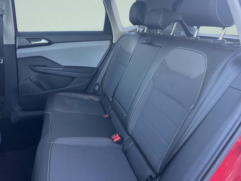 Used 2023 Volkswagen Taos SE w/ Panoramic Sunroof Package image 19