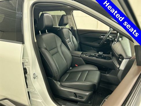 Used 2021 Nissan Rogue SL image 16