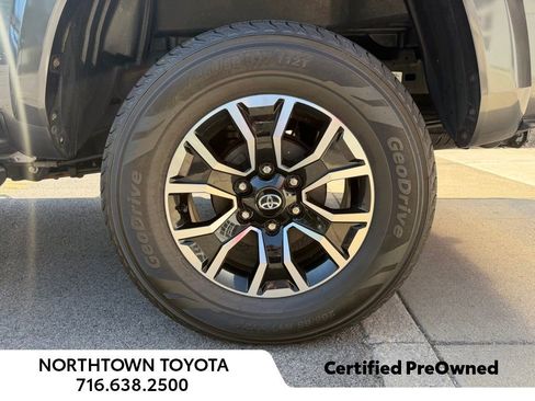 Used 2022 Toyota Tacoma TRD Sport AWD/4WD image 6
