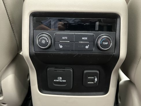 Used 2019 GMC Acadia Denali w/ Technology Package AWD/4WD image 28