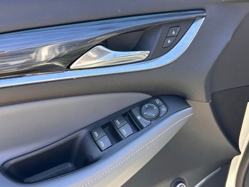 Used 2019 Buick Enclave Essence image 15