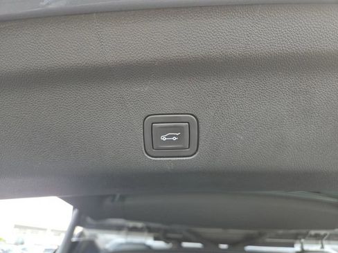 Used 2023 GMC Yukon Denali w/ LPO, Floor Liner Package AWD/4WD image 18